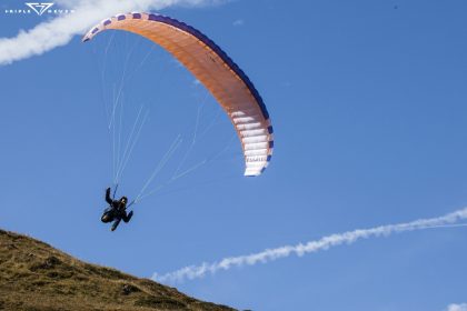 Yassen Savov on P-light paraglider